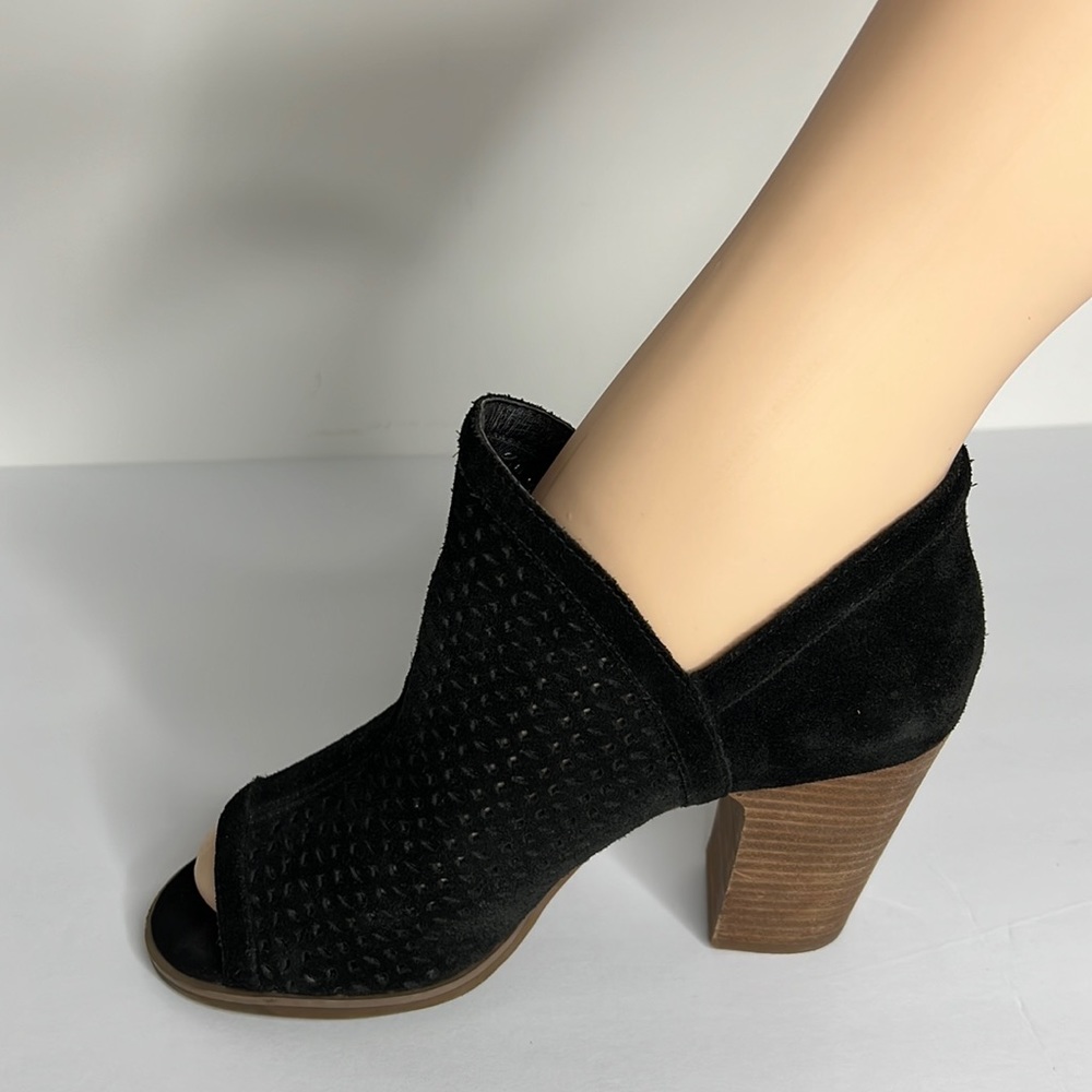Lucky Brand Perforated Suede Leather Wooden Heel Peep Toe Slip on Bootie Sz 6.5